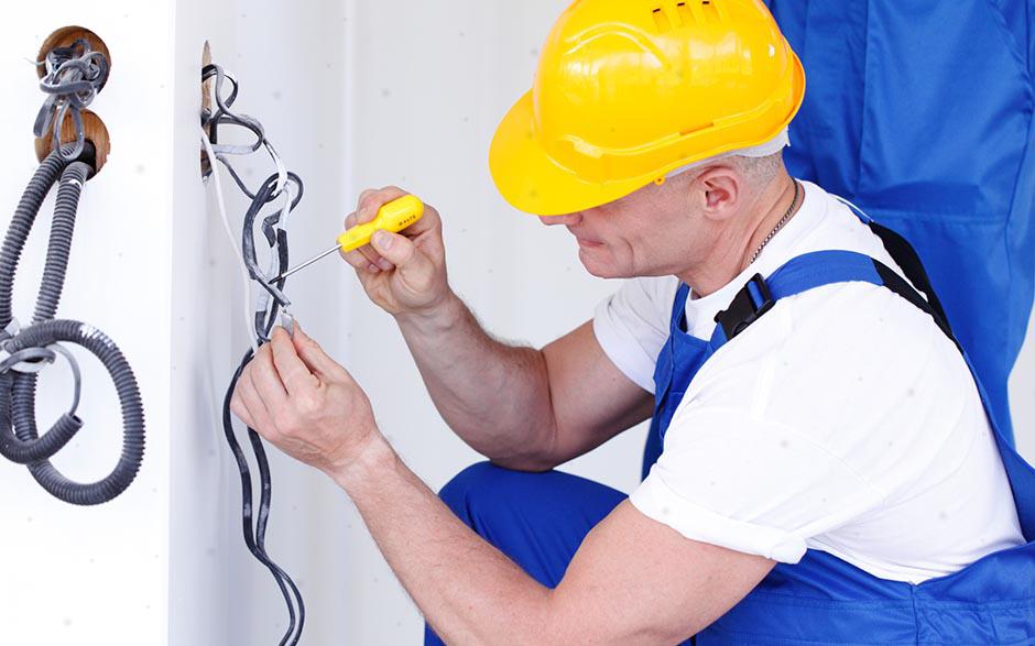 électricien dans le bâtiment Paris 13